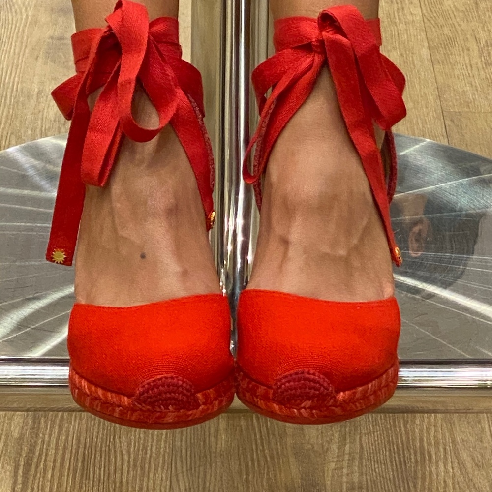 Meet your Posher, Nada